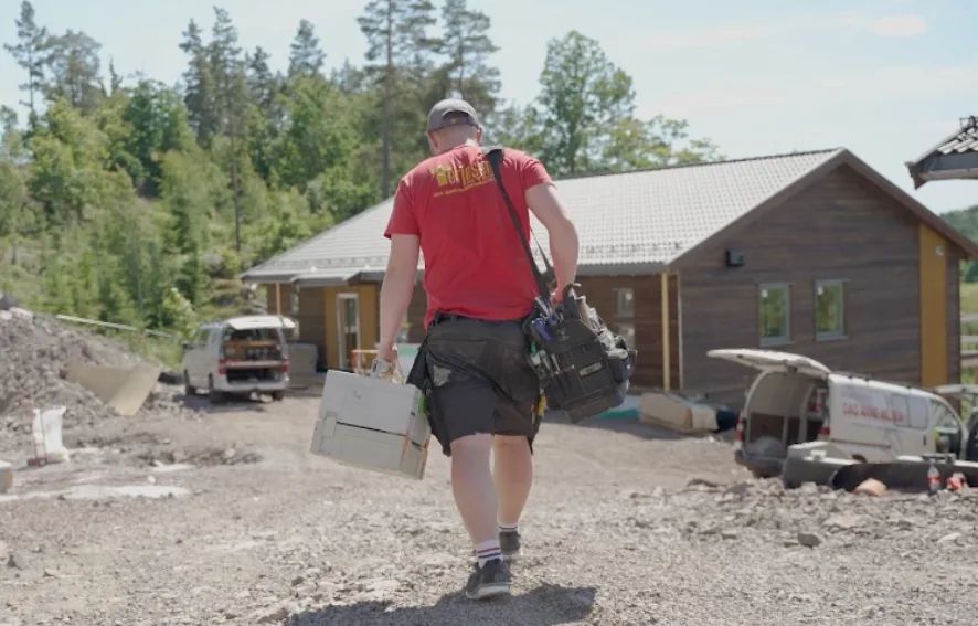 Rørlegger på byggeplass Rørlegger på byggeplass ved nybygg